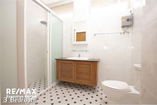 For rent spacious 3 bedrooms in Lamgsuan pet friendly