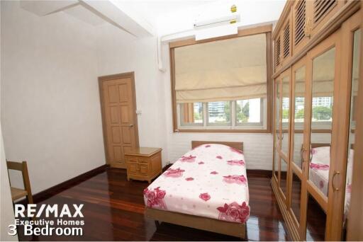 For rent spacious 3 bedrooms in Lamgsuan pet friendly