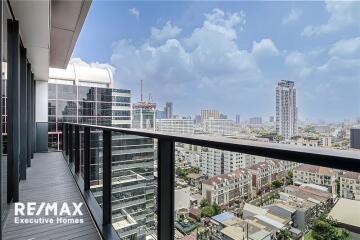 For sale stunning 2 bedrooms at TELA Thonglor