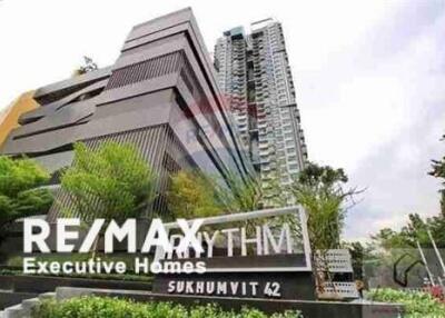 For Sale 2 Bedrooms corner unit at Rhythm Sukhumvit 44/1