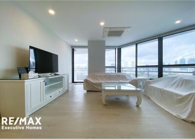 For Rent Newly Renovated 3-Bedrooms Condo with Unobstructed Views at Baaan Yenakart