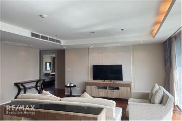 Stylish and Spacious: Modern 3-Bedroom Apartment for Rent in Sukhumvit 20