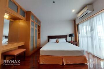 Spacious 3-Bedroom Apartment for Rent in Sathon Soi 1 - Perfect for Families!