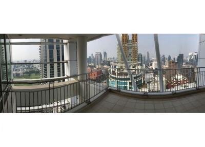 For Sale with Tenant: Stunning Duplex Penthouse with Panoramic Views in Baan Rajprasong
