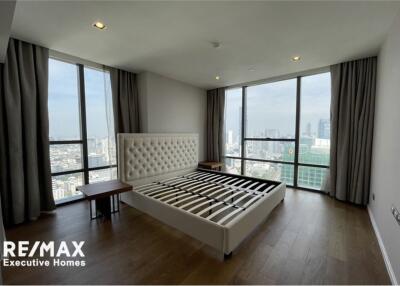 Luxury 2 bedroom for rent near BTS Surasak
