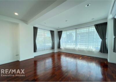 Spacious 4 bed for rent at BTS Thonglor