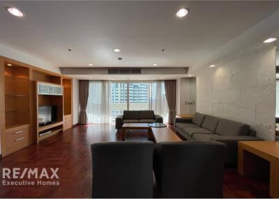 Condo 3 bed for rent at BTS Prompong