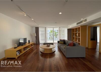 4 bedrooms apartment for rent in Ekkamai