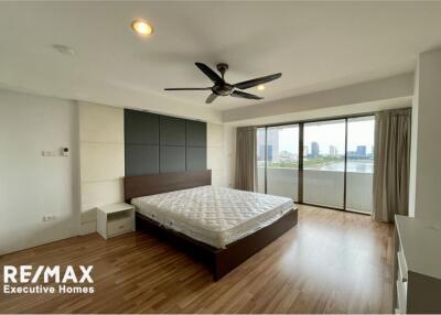 Newly Renovated Spacious 3BR Unit with Lake View Near BTS Asoke