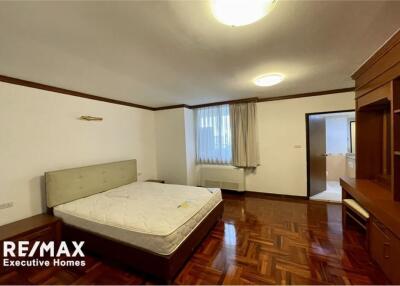 4 bedrooms apartment for rent near BTS Prompong