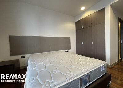 4 bedrooms apartment for rent near BTS Prompong