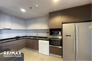 4 bedrooms apartment for rent near BTS Prompong