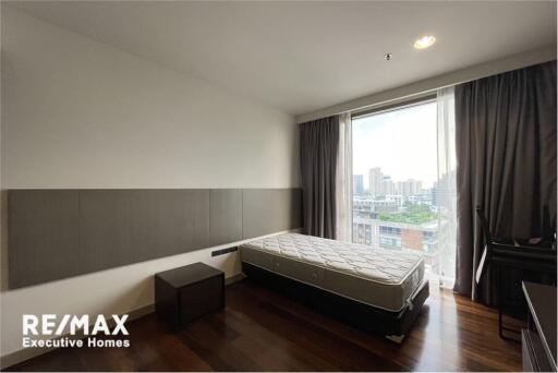 4 bedrooms apartment for rent near BTS Prompong