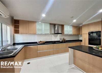 3 bedrooms newly renovated BTS Asoke