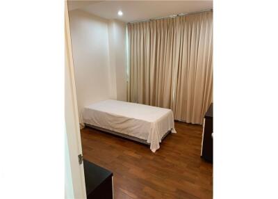 2 bedrooms for rent walkable to BTS Prompong