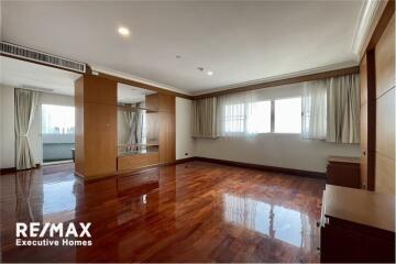 3 bedrooms Duplex for rent closed to BTS Nana