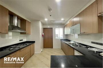 3 bedrooms Duplex for rent closed to BTS Nana