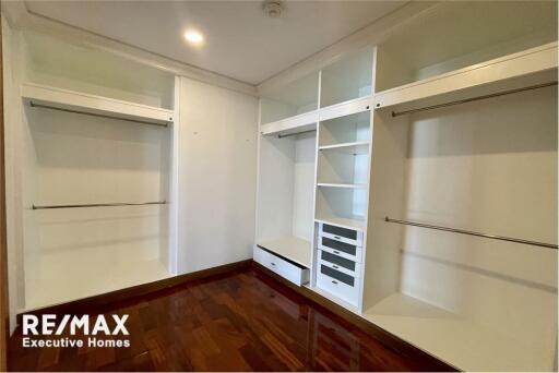 3 bedrooms Duplex for rent closed to BTS Nana