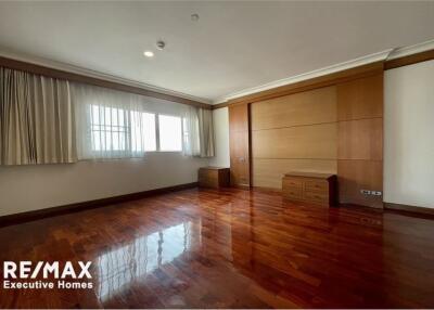 3 bedrooms Duplex for rent closed to BTS Nana