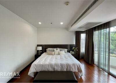 3 bedrooms apartment for rent near BTS Ekkamai