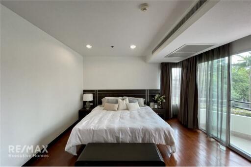 3 bedrooms apartment for rent near BTS Ekkamai