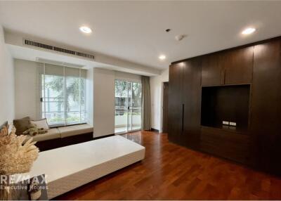 3 bedrooms apartment for rent near BTS Ekkamai