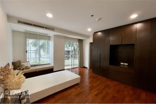 3 bedrooms apartment for rent near BTS Ekkamai