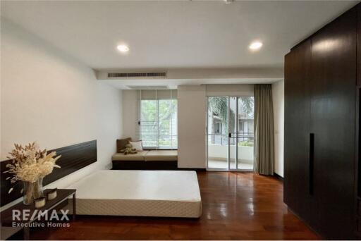 3 bedrooms apartment for rent near BTS Ekkamai