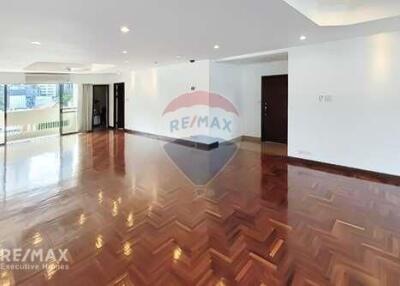 Pet friendly apartment 3+1 bedroom big balcony in Phrom Phong