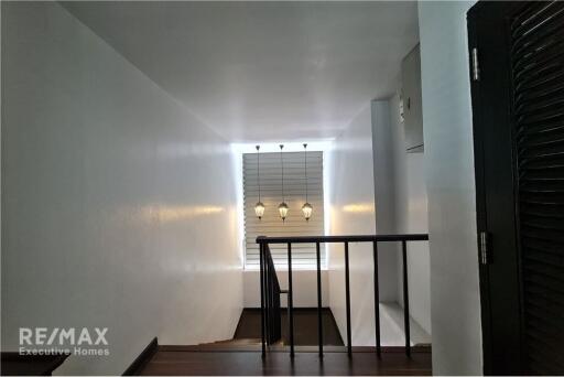 For rent penthouse pet friendly 2 bedrooms with private terrace in Sukhumvit 31