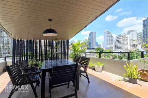 For rent penthouse pet friendly 2 bedrooms with private terrace in Sukhumvit 31