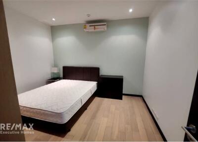 For Rent New Renoavted Spacious 2 Bedrooms with Balcony at Eight Thonglor Residence