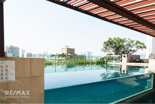 For Rent New Renoavted Spacious 2 Bedrooms with Balcony at Eight Thonglor Residence