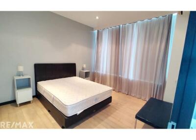 For Rent New Renoavted Spacious 2 Bedrooms with Balcony at Eight Thonglor Residence