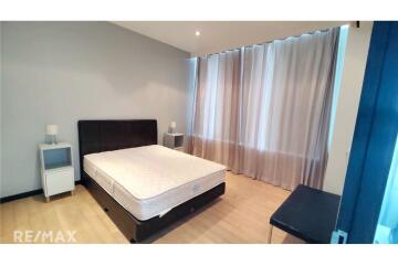 For Rent New Renoavted Spacious 2 Bedrooms with Balcony at Eight Thonglor Residence