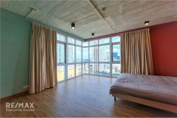 Price Drop rare unit 3 bedrooms with big terrace high floor at Nusasiri Grand