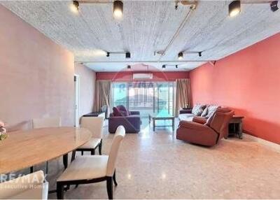 Price Drop rare unit 3 bedrooms with big terrace high floor at Nusasiri Grand