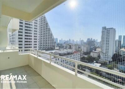 For Sale new renovate 2 bedrooms corner unit on 14 floor@Saranjai Mansion