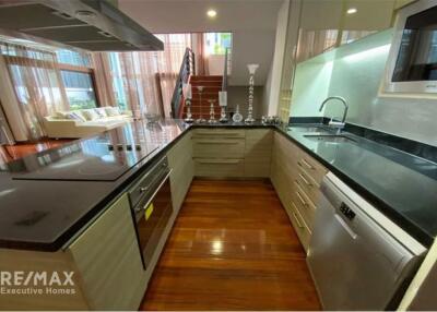 Luxurious Pet-Friendly Penthouse Duplex with 4 Bedrooms in Phrom Phong - Just a Stone