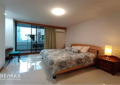 Luxurious 1 Bedroom Condo with Balcony in Asoke  Spacious 106 Sqm Unit at The Concord