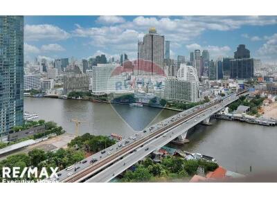 "Stunning 2BR Condo in Vibrant Khlong San!"