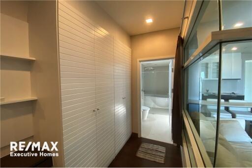 Condo for rent 1 bedroom corner unit on high floor at Ivy Thonglor a few step to J Avenue