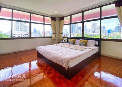 Pet-friendly 3 BR apartment for rent in Phromphong