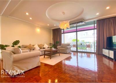 Pet-friendly 3 BR apartment for rent in Phromphong