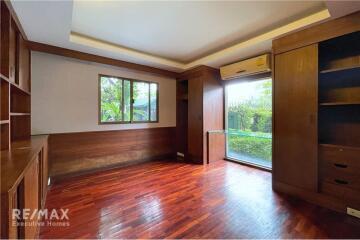 Low rise apartment in Sukhumvit 39.