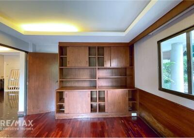 Low rise apartment in Sukhumvit 39.