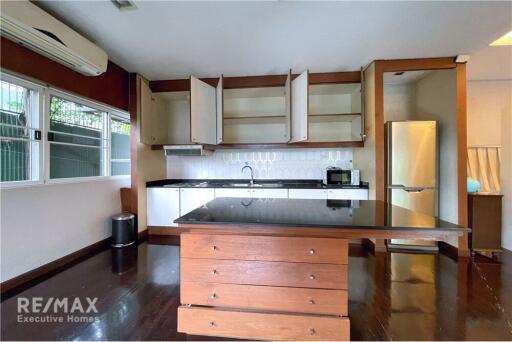 Low rise apartment in Sukhumvit 39.