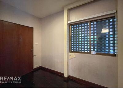 Low rise apartment in Sukhumvit 39.