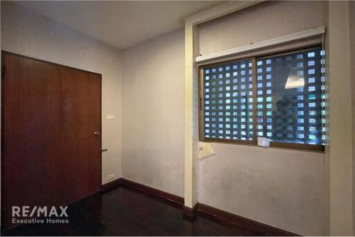 Low rise apartment in Sukhumvit 39.