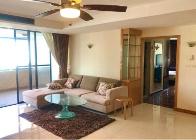 High-floor 2-bed condo with balcony